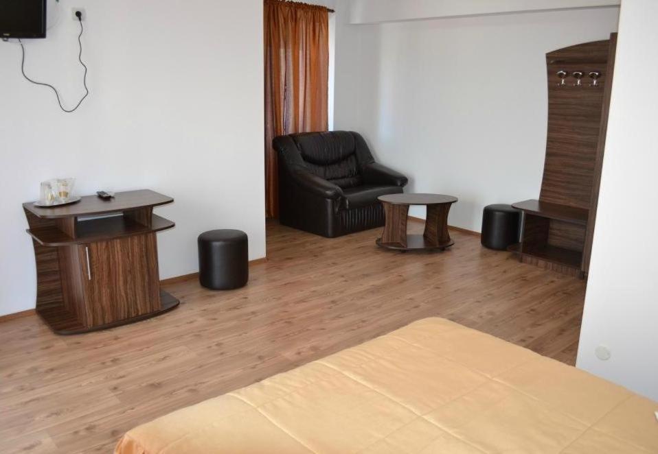 Hotel Corsar Tulcea Ruang foto