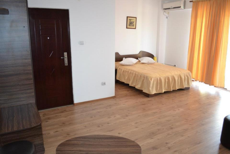 Hotel Corsar Tulcea Bagian luar foto