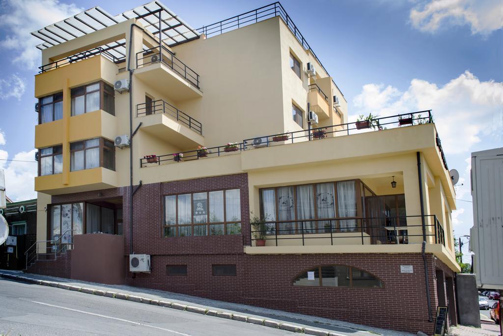 Hotel Corsar Tulcea Bagian luar foto